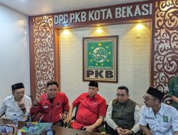 Tri Adhianto Mengambil Formulir Pendaftaran Bacalon Walikota Bekasi