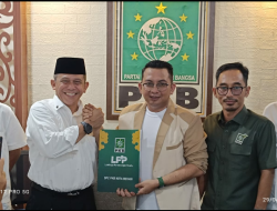 Brigjen TNI ( Purn ) H.Kemal Hendrayadi Bacalon Walikota Bekasi Kembalikan Formulir Pendaftaran PKB Call.