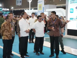 Dikunjungi Presiden Jokowi, Dirut PLN Paparkan Kesiapan Ekosistem Kendaraan Listrik di Booth PLN di PEVS 2024
