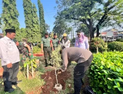Peringati Hari Lingkungan Hidup Se-Dunia Kecamatan Rawalumbu Gelar Giat Simbolis Penanaman Pohon