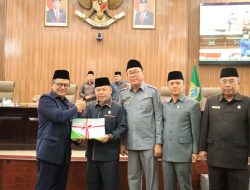 PJ. Wali Kota Hadiri Rapat Paripurna DPRD Kota Bekasi Kota Bekasi Pembahasan Evaluasi Dari BPK JABAR