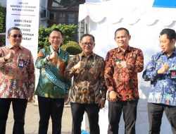 Pemkab Bekasi Serahkan Aset Wilayah Layanan Perumda Tirta Bhagasasi Pada Pemkot Bekasi