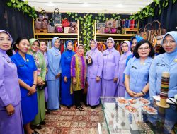 Ketua Umum Dharma Pertiwi Hadiri Bazar Bhayangkari 2024