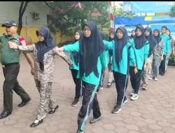 Tanamkan Disiplin Sejak Dini, Babinsa Jatimekar Latih PBB Dan Wasbang di Sekolah Yayasan Arafah Citra Nusantara