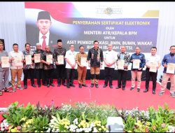 Serahkan Sertifikat Tanah Elektronik di Kota Bekasi, Menteri AHY Apresiasi Kolaborasi Kantor Pertanahan Dengan Pemerintah Kota