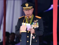 Panglima TNI Pimpin Upacara HUT Ke-79 TNI AL Di Perairan Teluk Jakarta