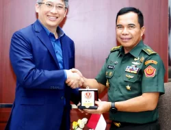 Perkuat Kerja Sama, Kapuspen TNI Terima Kunjungan Kapuspen Kemhan Singapura