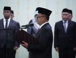 Pj. Wali Kota Bekasi Gani Muhamad Melantik Pejabat Eselon II dan III