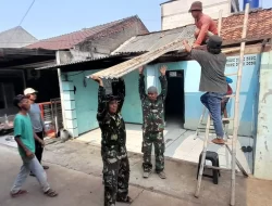 Semangat Kebersamaan Warga Bersama Personil Satgas TMMD 122, Lakukan Pembongkaran Rumah Rutilahu