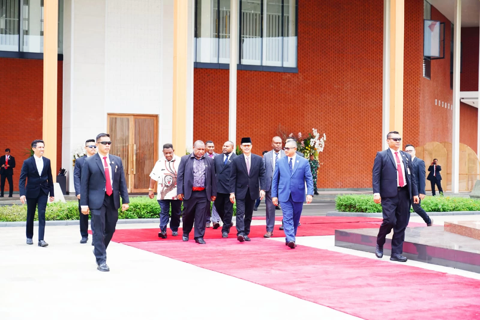 TNI Amankan Kepulangan Tamu Negara