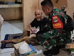 Berbagi Keberkahan, Babinsa Jatiraden Bagikan Beras Kepada Anak Yatim dan Warga Dhuafa