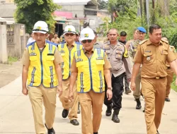 Pj. Wali Kota Bekasi Tinjau Proses Perbaikan/Peningkatan Drainase Serta Crossing Jalan di Wilayah Jatisampurna dan Jatiasih