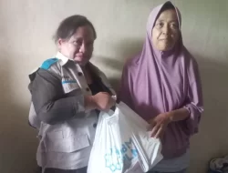 YBM PLN Bekasi Salurkan 60 Paket Sembako dalam Program ‘Ketuk Pintu Tetangga’