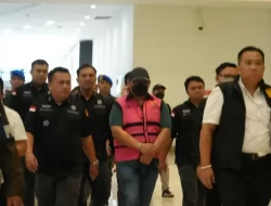 Penahanan Tersangka HAT Terkait Penanganan Perkara Impor Gula