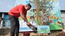 Bibit Pohon Kiriman Warga Gantikan Karangan Bunga, Kini Tumbuh di Kebun Buah Bekasi Keren