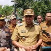 Wali Kota Bekasi Pantau Penertiban 300 Bangunan di Atas Saluran PJT di Wisma Asri, Dorong Pembangunan Infrastruktur Berkelanjutan