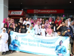 TP PKK Kota Bekasi Tebar Kebahagiaan Ramadhan, Anak Yatim dan Disabilitas Diajak Belanja Baju Baru