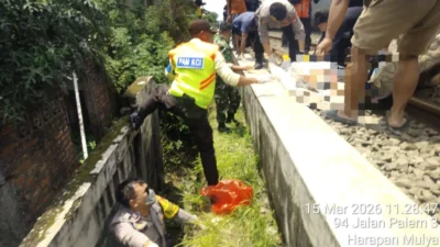 Seorang Pria Pejalan Kaki Tewas Tertabrak Kereta Api di Jalan Pangeran Jayakarta Harapan Mulya Bekasi