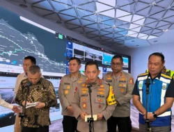 Kapolri Tinjau Arus Balik Lebaran di Jati Asih Pastikan Perjalanan Masyarakat Aman dan Nyaman