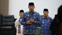 Gowes dari Rumah, Walikota Bekasi Hadiri Penyerahan SK Kepala Sekolah