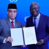 Sampaikan Pesan Presiden Prabowo, Menaker Serahkan Instrumen Asli Ratifikasi Konvensi ILO 188 kepada Dirjen ILO