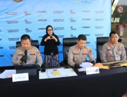 Modus Orderan Fiktif Catut Nama Ulama, Pelaku Tipu Gelap Belasan Kodi Sarung Ditangkap Polres Metro Bekasi Kota