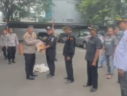 Polsek Bekasi Barat Gelar Apel Sabuk Kamtibmas dan Salurkan Sembako, Perkuat Sinergi Warga Jaga Keamanan Lingkungan