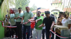 Resmikan Lapangan Tenis Graha Harapan Mustika Jaya, Tri Adhianto Pastikan Aset Fasos Fasum Dikelola untuk Kepentingan Masyarakat