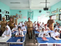 Wakil Wali Kota Bekasi Tinjau Hari Pertama Masuk Sekolah, Pastikan Kesiapan SMP Negeri Sambut Tahun Ajaran Baru 2026
