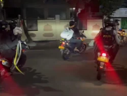 Brimob Polda Metro Jaya Amankan Lima Pelaku Tawuran Bersenjata di Jakarta Timur