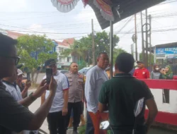 Dampingi Kunjungan Wali Kota Bekasi, Bhabinkamtibmas Kelurahan Medansatria Bahas Penanganan Banjir