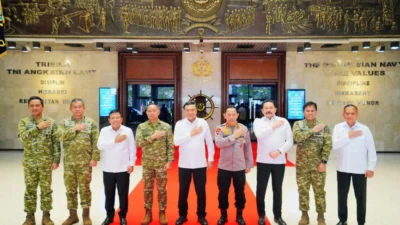 Kapolri Bersama Menko Polkam dan Pimpinan Lembaga Negara Perkuat Kebersamaan di Mabes TNI AL