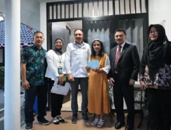Senyum Sumringah Keluarga Sayuti Melik Saat Terima Undangan Dari Presiden Prabowo
