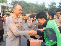 Pekan Kemitraan Polres Metro Bekasi Kota Bersama Ojol, Hadirkan Layanan Gratis dan Lomba Tradisional