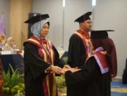 Wisuda STKIP–STIT Al-Azhar Diniyyah Jambi: Bekal Adaptasi dan Akhlak Hadapi Perubahan