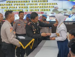 SPN Polda Metro Jaya Beri Bantuan Pendidikan untuk 33 Putra-Putri Berprestasi di Lido