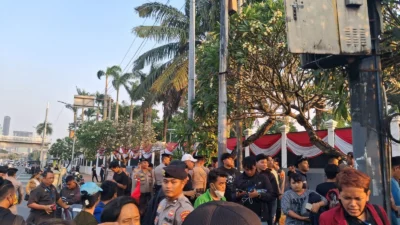 Polisi Kedepankan Pendekatan Humanis Saat Layani Massa Aksi di Depan DPR RI