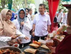 Wawali Harris Bobihoe Borong Produk UMKM Hasil Tangan Terampil Emak- Emak