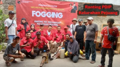 Ranting PDI Perjuangan Kelurahan Pejuang Gelar Fogging dan Serap Aspirasi Bersama Warga RT 001/RW 001