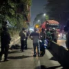 Brimob Metro Jaya Evakuasi Korban Laka di Jalur Trans Jakarta