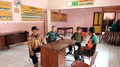 Eratkan Silaturahmi dan Wujud Penghormatan, Babinsa Koramil 0808/01 Sukorejo Gelar Komsos Bersama LVRI Kota Blitar