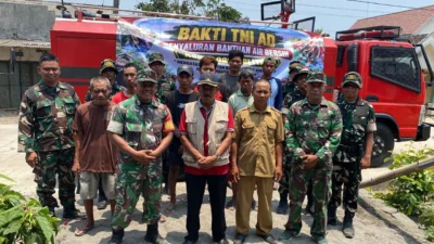 Kodim 0808/Blitar Salurkan Bantuan Air Bersih Untuk Warga Sumberagung Panggungrejo