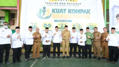 Wali Kota Bekasi Serahkan Hibah Aset Daerah Senilai Rp2,7M, Untuk Memaksimalkan Operasional Kemenag Kota Bekasi