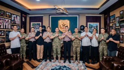 Silaturahmi Kapolda Metro Jaya dan Pangdam Jaya, Perkuat Sinergitas TNI-Polri